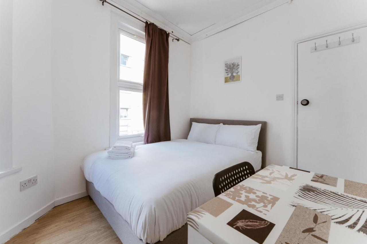 Mile End Double Rooms 27 Guest House London Exterior photo