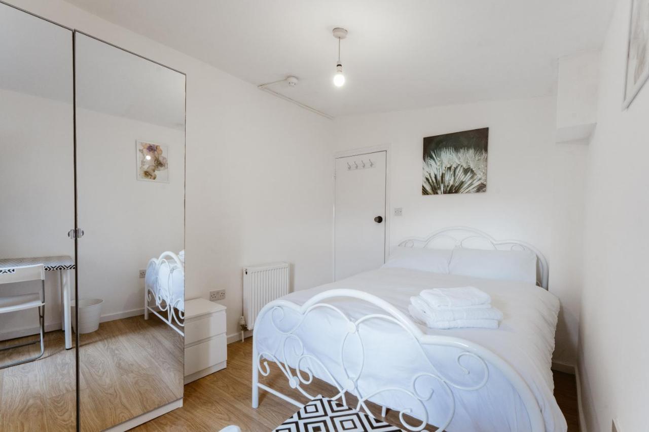 Mile End Double Rooms 27 Guest House London Exterior photo