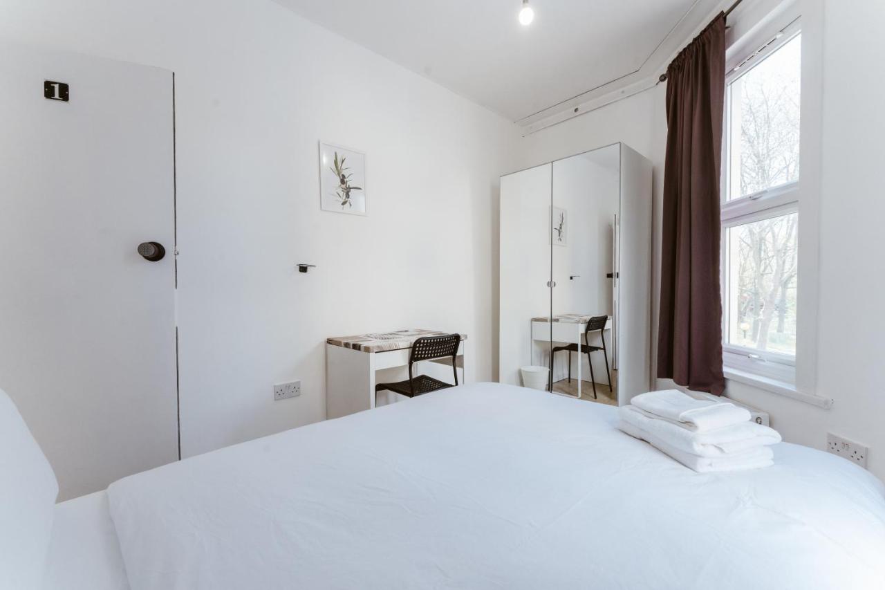 Mile End Double Rooms 27 Guest House London Exterior photo