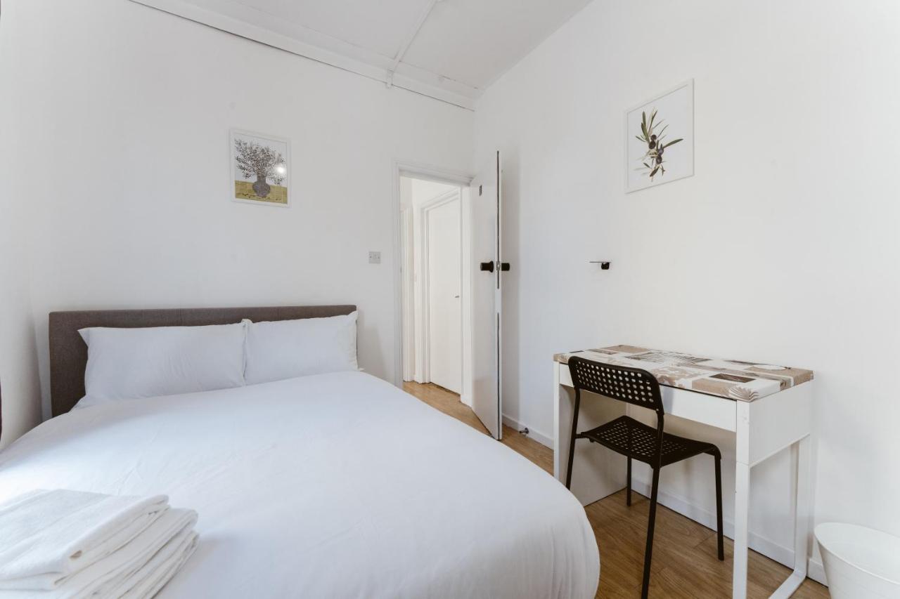 Mile End Double Rooms 27 Guest House London Exterior photo
