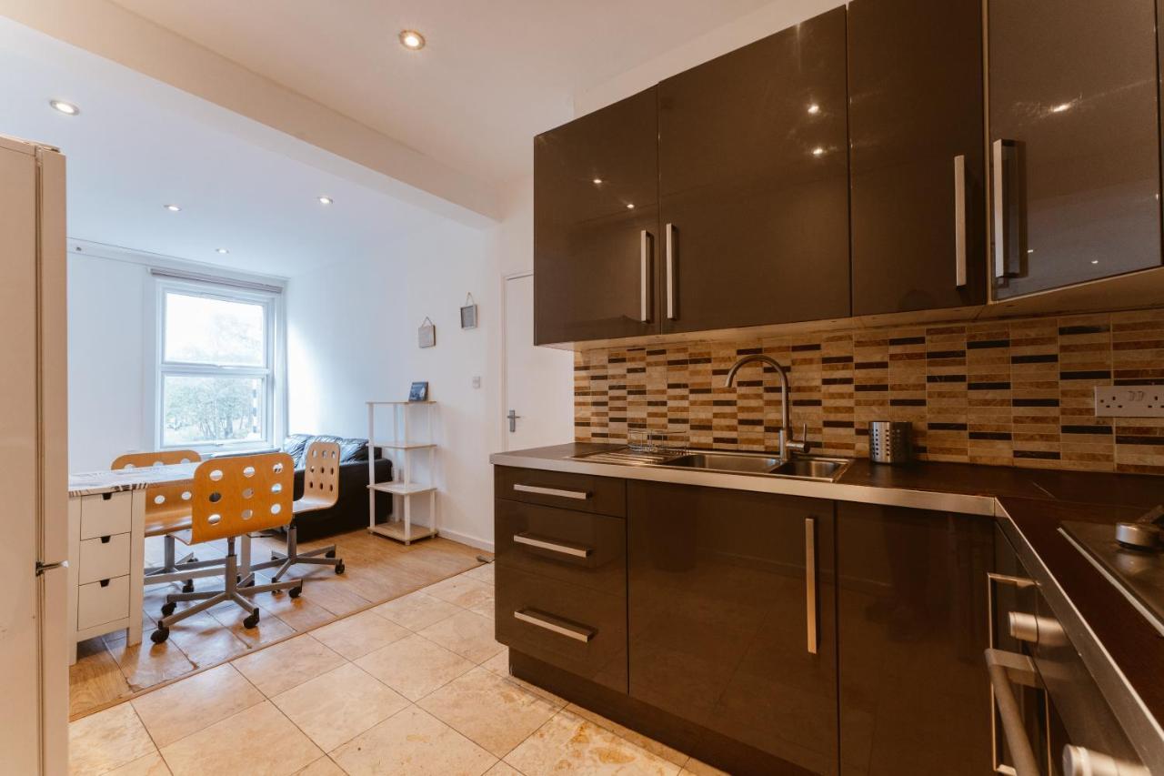 Mile End Double Rooms 27 Guest House London Exterior photo
