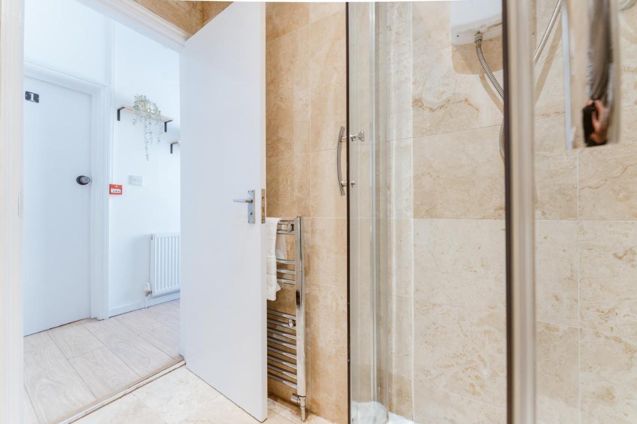 Mile End Double Rooms 27 Guest House London Exterior photo