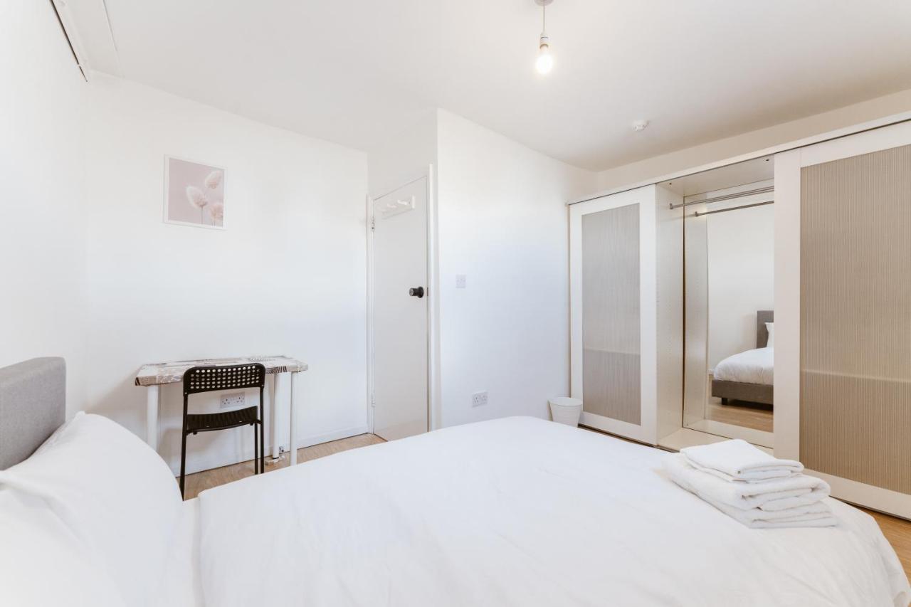 Mile End Double Rooms 27 Guest House London Exterior photo
