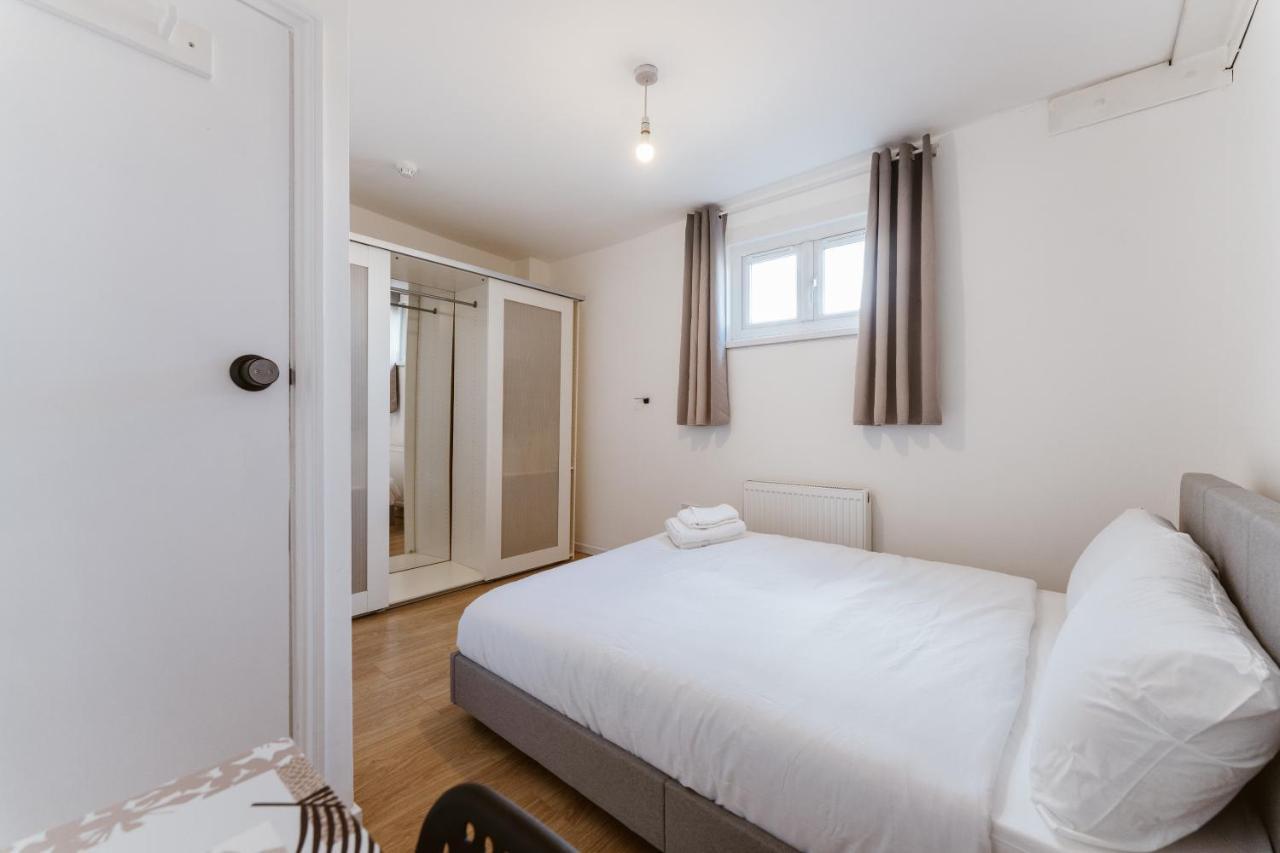 Mile End Double Rooms 27 Guest House London Exterior photo