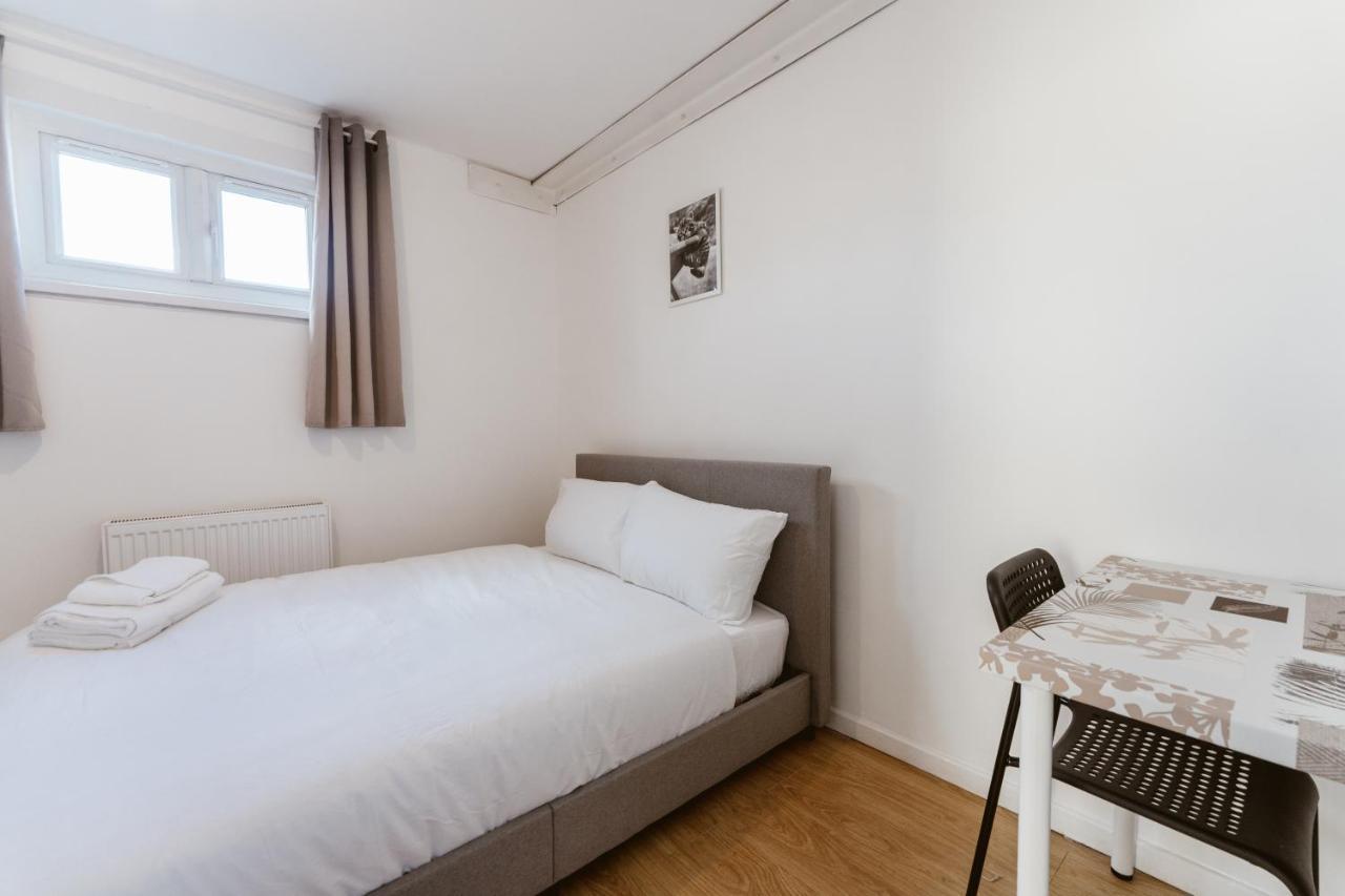 Mile End Double Rooms 27 Guest House London Exterior photo